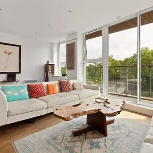Stunning 1 Bed Canal View - Bethnal Green - London