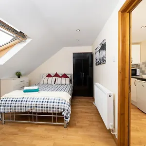 S6 Ensuite Loft Space London