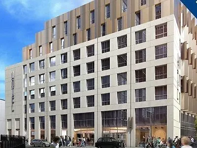 Travelodge London City 3*,