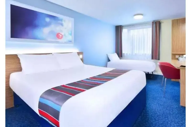 Travelodge London City 3*,